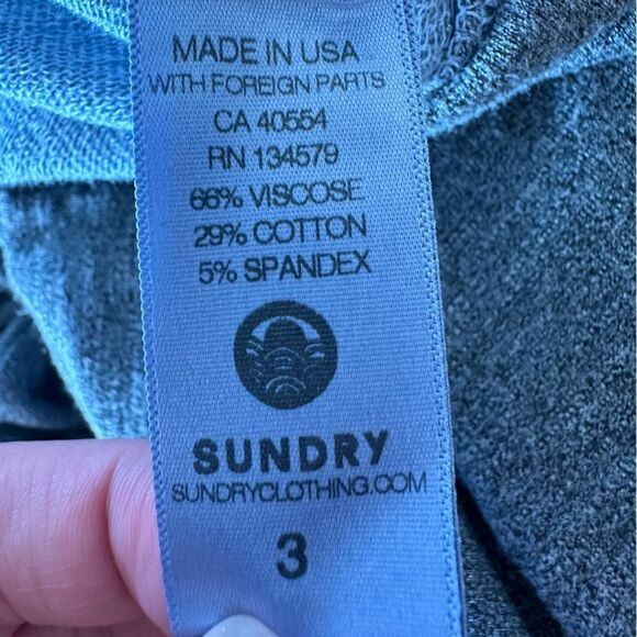 NWT Sundry Women’s Pullover Sweatshirt Oversized Raw Hem Gray Blue SIZE 3 L - Picture 3 of 7